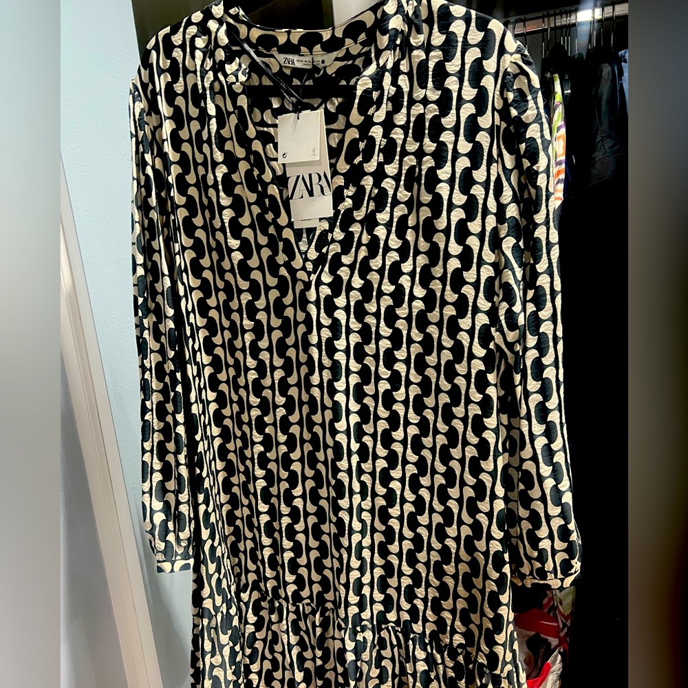 ZARA black and white dress. Can be dressed up or down.  Super cute. SZ XXL. NWT
